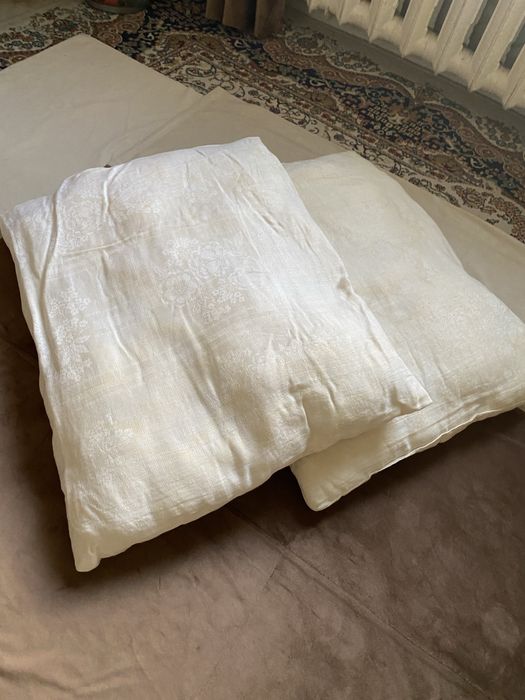 Подушки, постельное белье, полотенце, плед, покрывало