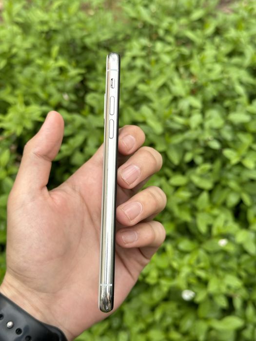 iPhone X srochna sotiladi