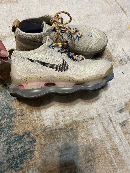 Маратонки на Nike 37,5