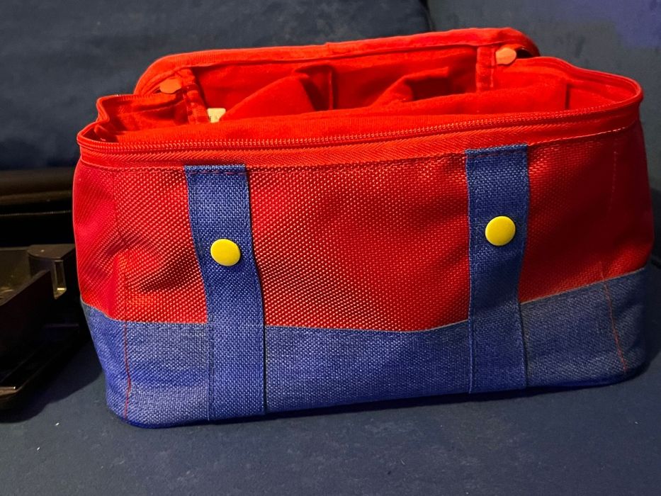 Nintendo switch + 12 jocuri incluse Zelda Mario, accesorii