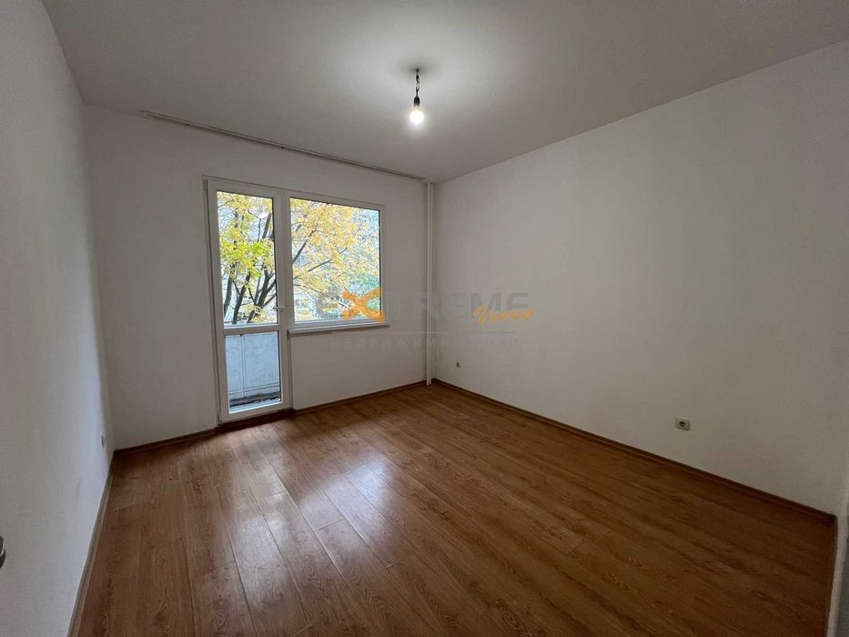 Продава се Тристаен апартамент в Варна, Базар Левски - 68 кв.м за 2927 €/кв.м - Снимка #2