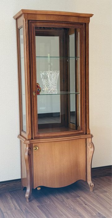 Витрина и тумба