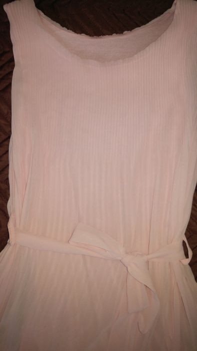 Рокля-лека и ефирна