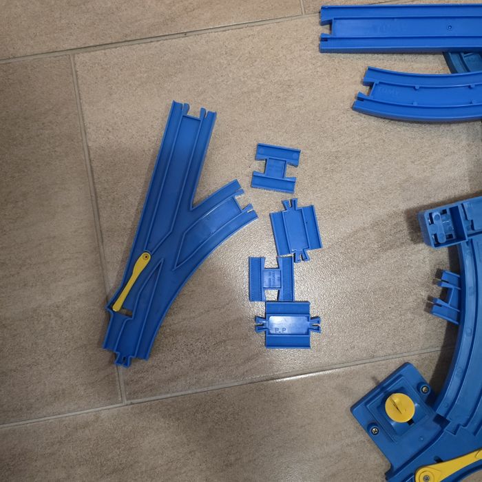 Релси за влакче "Томас и приятели"/Thomas and friends. 119 бройки.