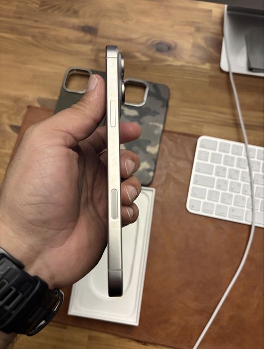 iPhone 16 pro max natural titanium