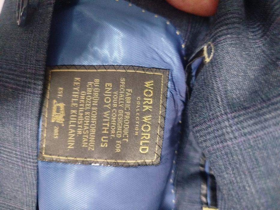 Продам срочно костюм и брюки