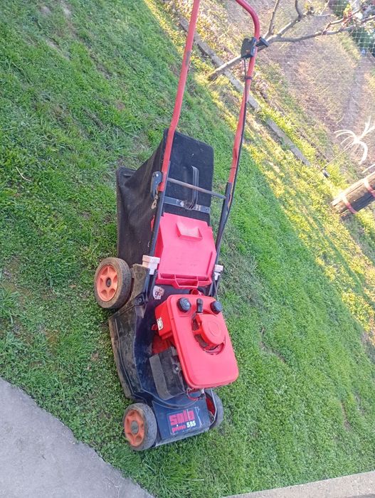 Продава се Косачка  Solo