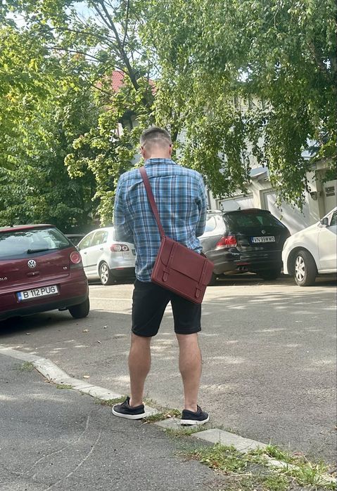 Geantă unicală piele handmade – p. bărbați cu atitudine + bonus Gratis