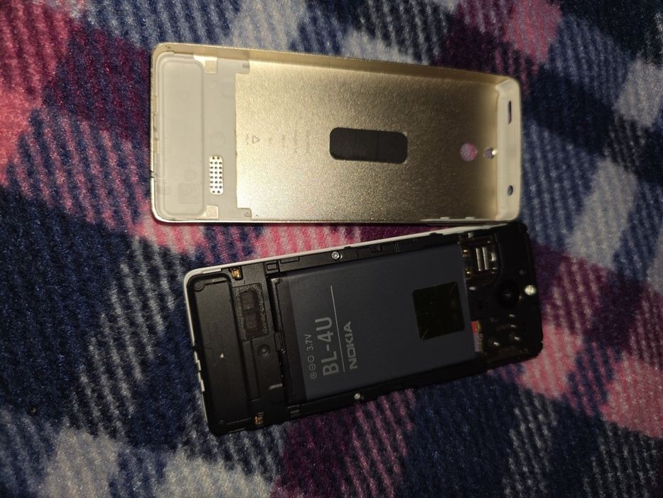 Vand un nokia 515 gold dualsim
