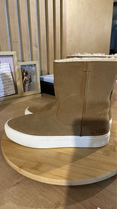UGG- uri de vanzare!