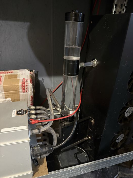 Antminer s19e XP Hydro 251TH + sistem de racire 12kw m2 pt 2 unitati , solutie la cheie