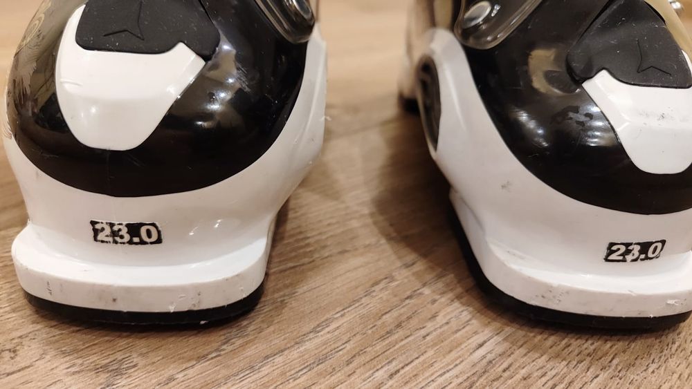 Горнолыжные ботинки Atomic для широкой стопы