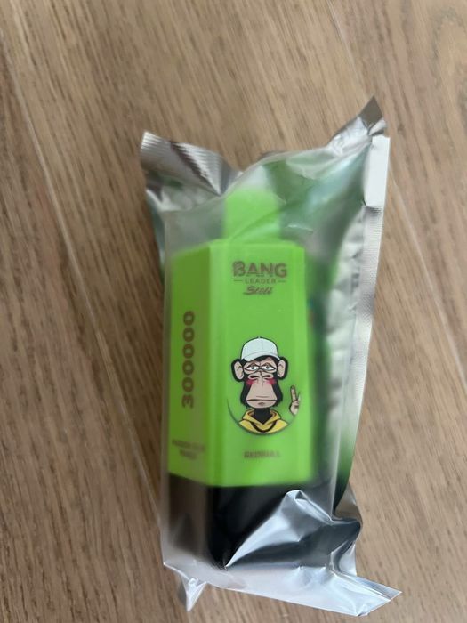 Vape 6 in 1 Sigilat | Până la 300000 Pufuri | 6 Arome | USB-C + LED