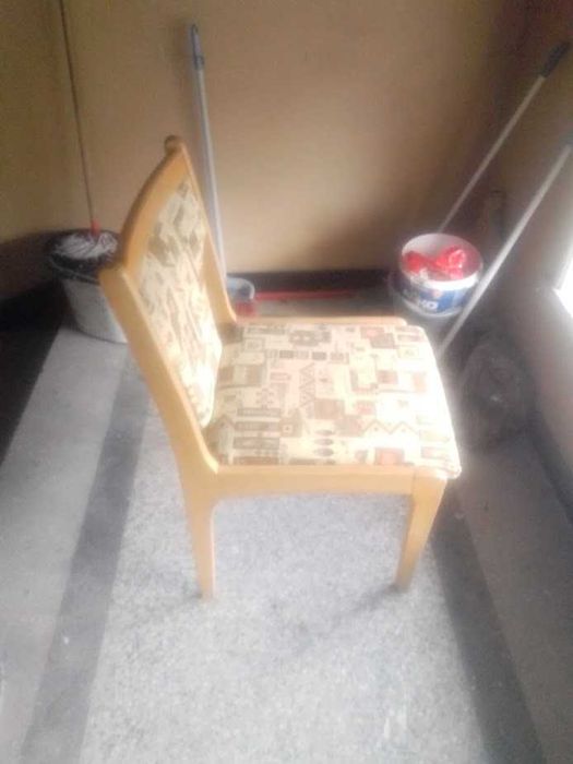 Дървени столове 4бр.
