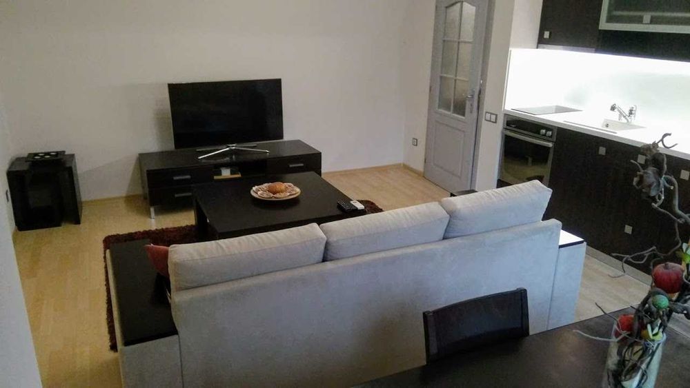 Продава се Двустаен апартамент в София, Изток - 76 кв.м за 1974 €/кв.м - Снимка #1