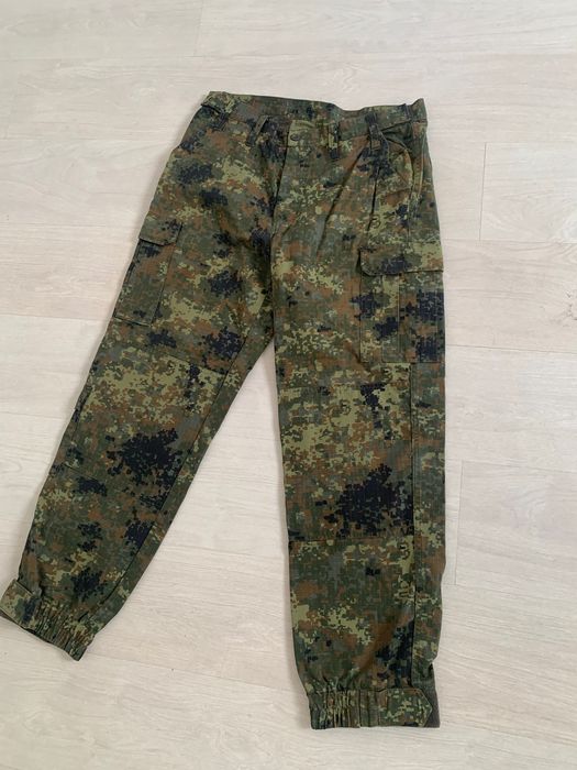 Камуфлажен тактически панталони И шапка