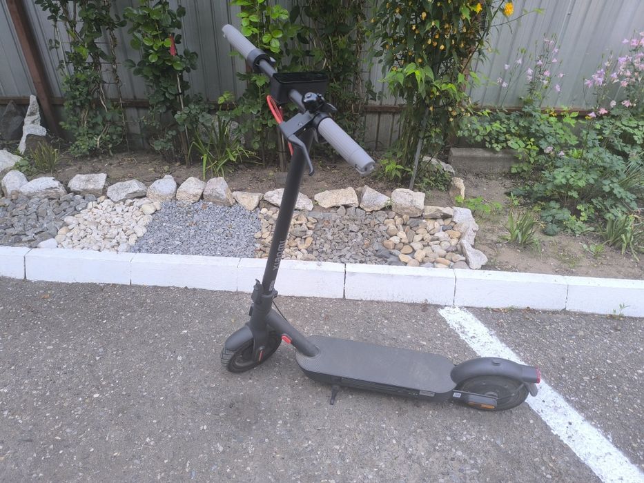 Vând trotineta electrica Xiaomi Mi 4 Pro Gen 2