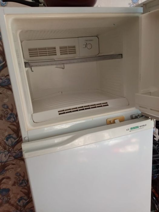 Продам холодильник