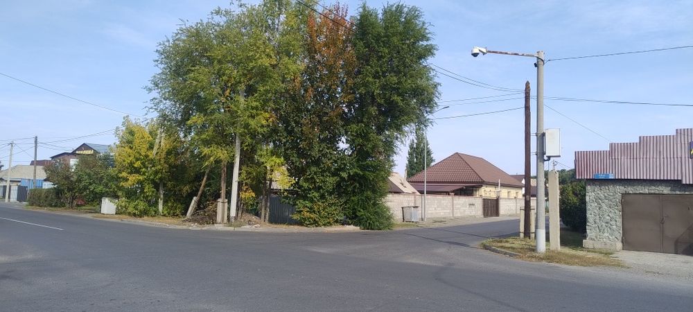 Продается недавно построенный дом в центре города