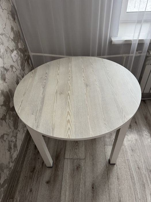 Продам стол, самовывоз