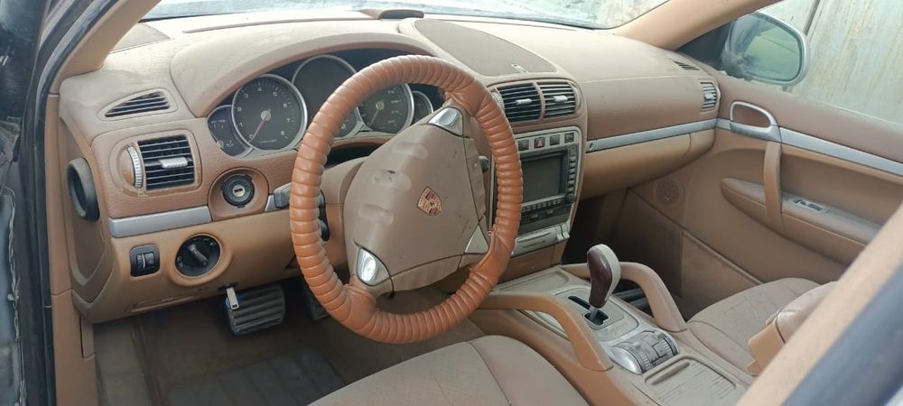 Порш на запчасти,есть все