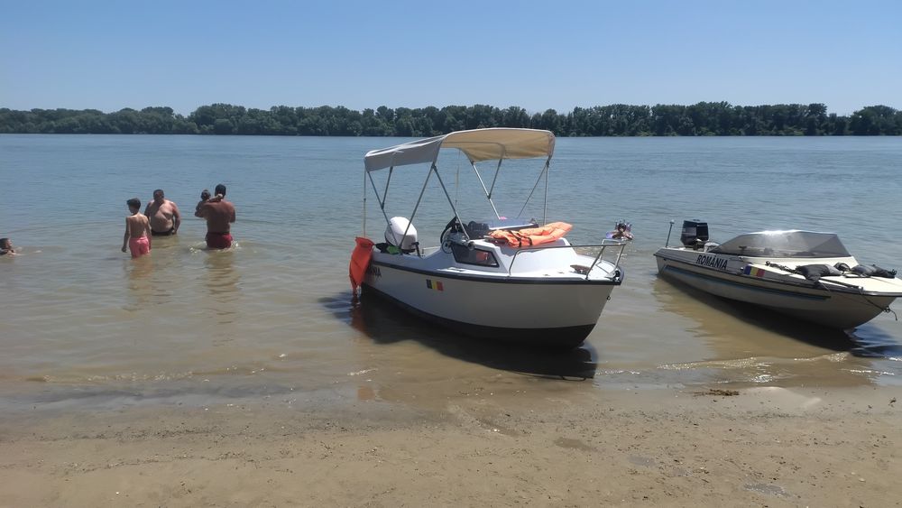 Barca cabinata cu motor 20 cp 4t