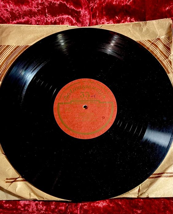 Виниловые пластинки оперы