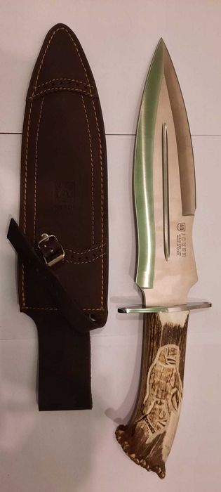 Vând cuțite diverse