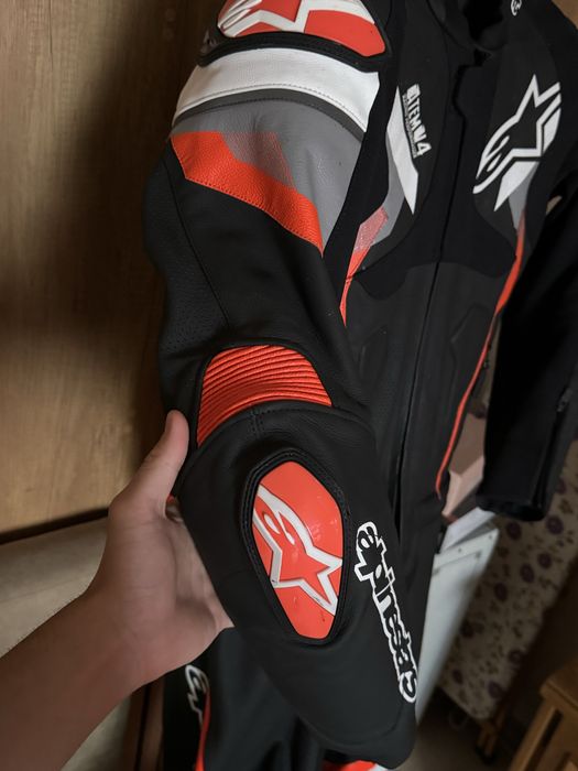Costum moto 2 piese ALPINESTARS Atem V4 + protecție spate