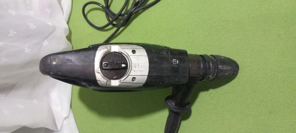 Bormașina sds max Makita