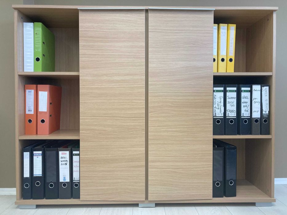 Дървени бюра за офис / Wooden office desks (9x)