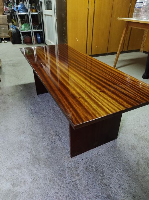 Полирана холна маса