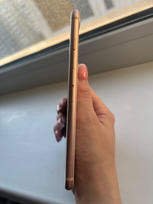 iPhone 8+ в хорошем состоянии