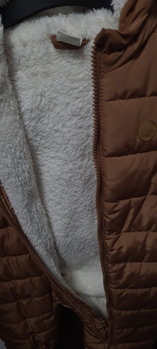 Vând combinezon bebe mărime 74 H&M
