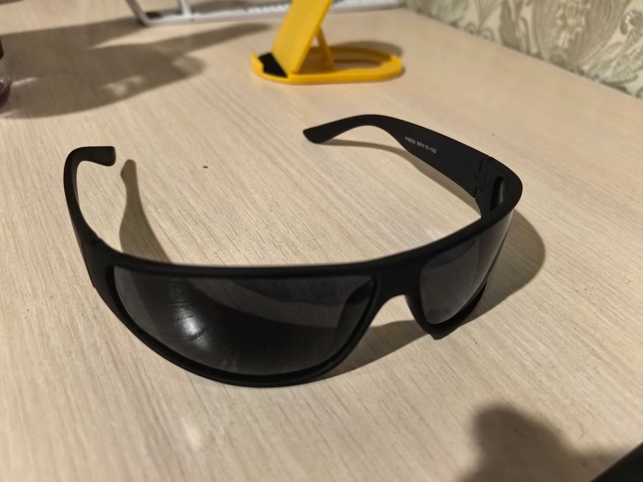 Продам очки солнцезащитные