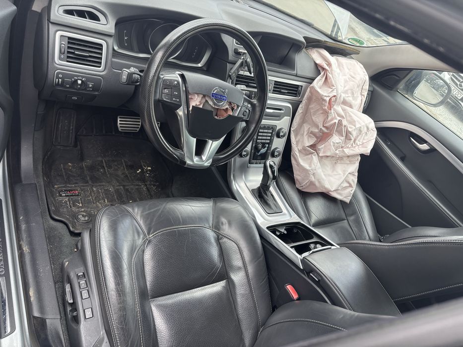 Volvo v70, 2016 avariat