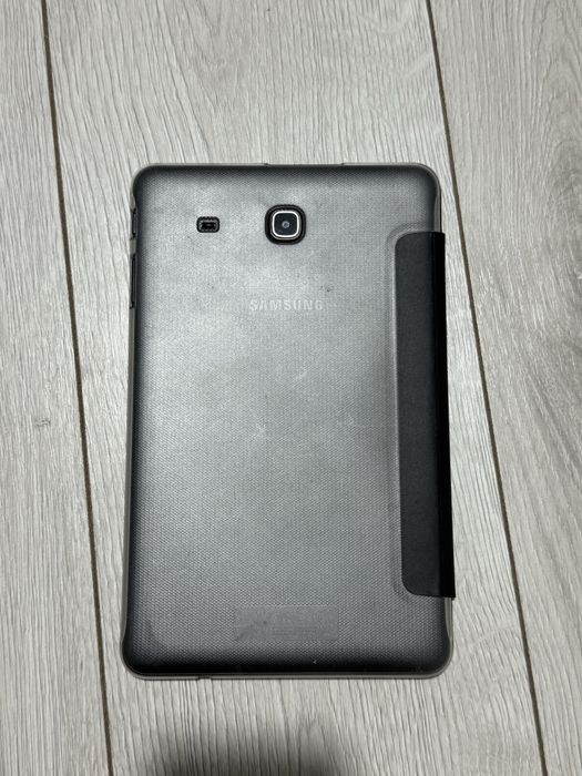 Samsung Tab E планшет