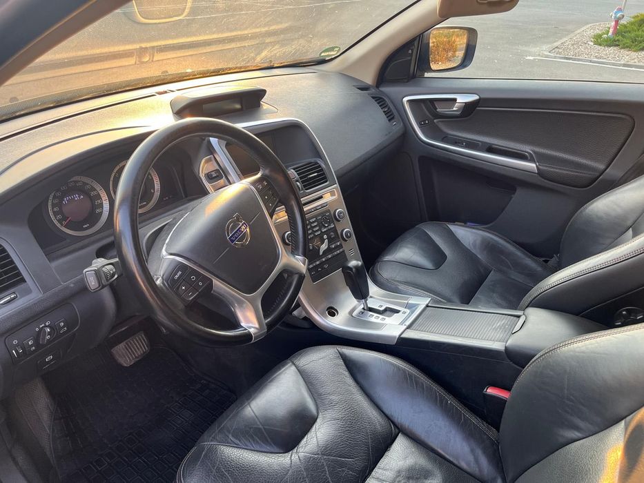 VOLVO XC60 2010 — imagine 5