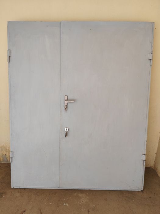 Темир эшик Российский 2х1.60 срочно сотилади