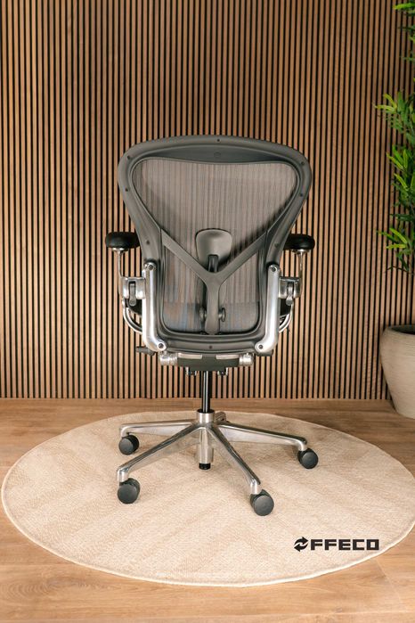 Showroommodel Herman Miller Aeron Remastered Polished Aluminium