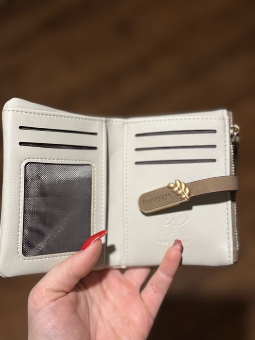 Дамско портмоне