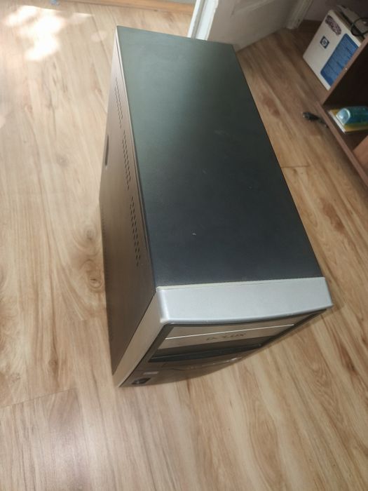 Vând carcasă PC Delux - ATX Mod Tower