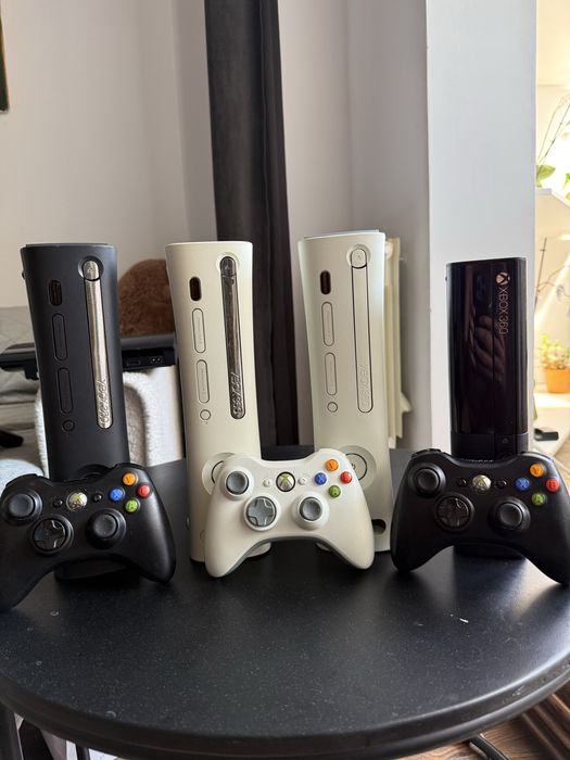 4 Console XBOX 360 ( Una modata RGH)