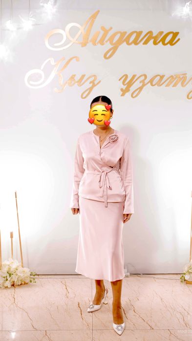 Продам нарядную двойку