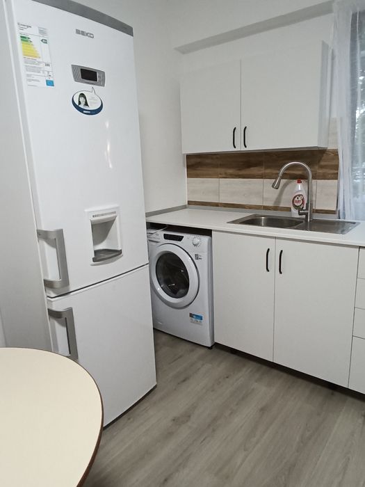 Inchiriez apartament 2 camere bloc nou cu loc de parcare propriu