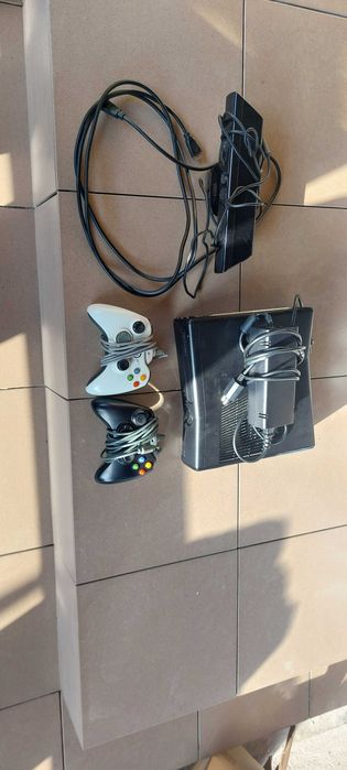 Xbox 360, 2 manete 4 jocuri