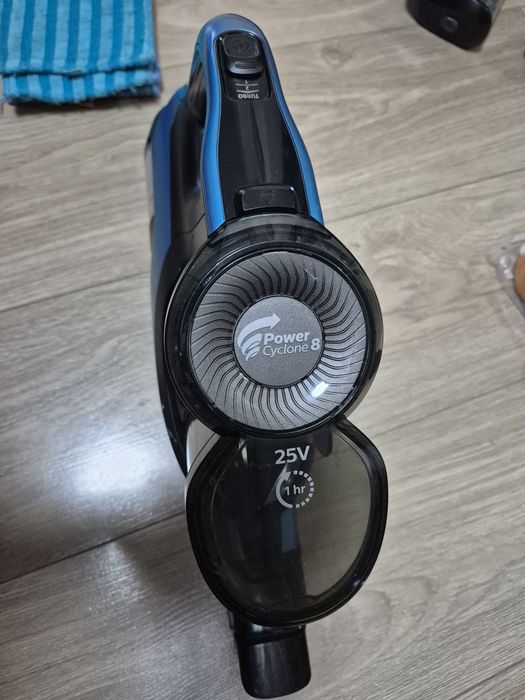 Безкабелна прахосмукачка Philips SpeedPro Max Aqua
