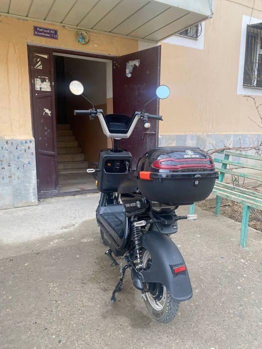 Elektron skuter  (moped)
