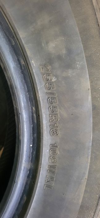 Продам резину  два зимних два летних .