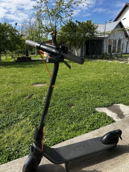 Trotinetă electrică ninebot E2 plus